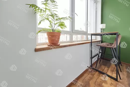 Дизайнерская отделка балкона гипсокартоном с утеплением и остеклением