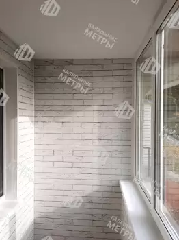 Отделка балкона и установка потайного люка Отделка балкона и установка потайного люка